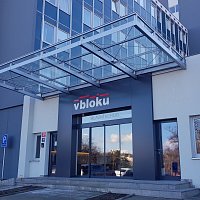 V bloku