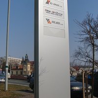 Omega pylon