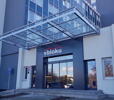 V bloku